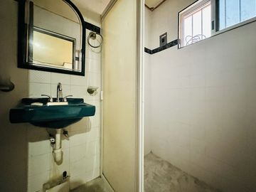 CASA EN VENTA DE 4 REC PARA REMODELAR CENTRO DE MERIDA