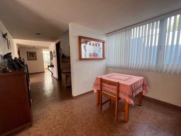 CASA EN VENTA CON DEPARTAMENTO INDEPENDIENTE EN IZCALLI DEL BOSQUE