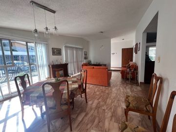 CASA EN VENTA CON DEPARTAMENTO INDEPENDIENTE EN IZCALLI DEL BOSQUE