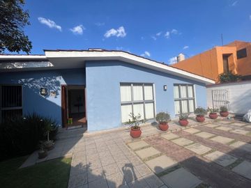 CASA EN VENTA CON DEPARTAMENTO INDEPENDIENTE EN IZCALLI DEL BOSQUE
