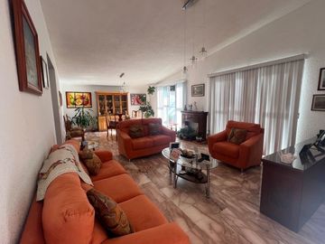 CASA EN VENTA CON DEPARTAMENTO INDEPENDIENTE EN IZCALLI DEL BOSQUE