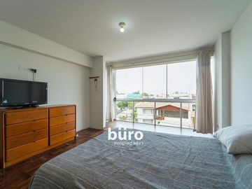 ACOGEDOR DEPARTAMENTO TRIPLEX EN VENTA EN MUY BUENA UBICACION EN MIRAFLORES