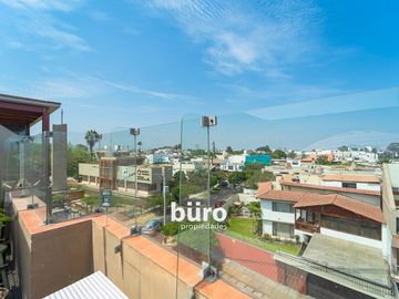 ACOGEDOR DEPARTAMENTO TRIPLEX EN VENTA EN MUY BUENA UBICACION EN MIRAFLORES