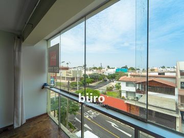 ACOGEDOR DEPARTAMENTO TRIPLEX EN VENTA EN MUY BUENA UBICACION EN MIRAFLORES