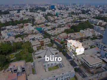 ACOGEDOR DEPARTAMENTO TRIPLEX EN VENTA EN MUY BUENA UBICACION EN MIRAFLORES