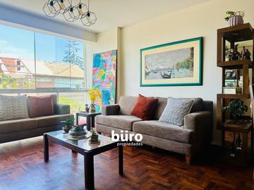 ACOGEDOR PENTHOUSE TRIPLEX EN VENTA EN MUY BUENA UBICACION EN MIRAFLORES