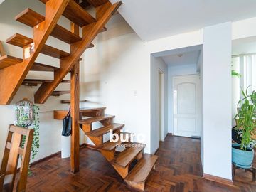 ACOGEDOR DEPARTAMENTO TRIPLEX EN VENTA EN MUY BUENA UBICACION EN MIRAFLORES