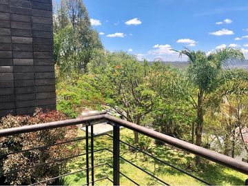Casa en Venta de tres recamaras y amplio jardín en Vista Real