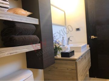 Casa en Venta de tres recamaras y amplio jardín en Vista Real