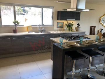 Casa en Venta de tres recamaras y amplio jardín en Vista Real