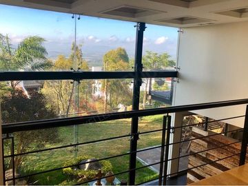 Casa en Venta de tres recamaras y amplio jardín en Vista Real
