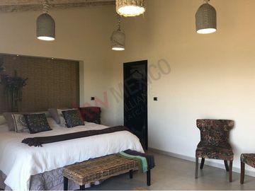 Casa en Venta de tres recamaras y amplio jardín en Vista Real