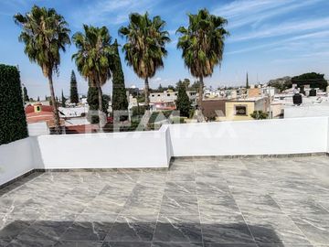 CASA EN VENTA - (3)