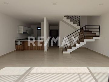CASA EN VENTA - (3)