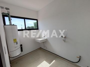 CASA EN VENTA - (3)