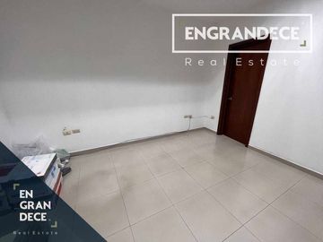 Edificio en Venta Col. Industrial Bravo a una Cuadra de Blvd. Zapata, Cercano al  Centro, Hospital Pediatrico, SAT, Palacio de Gobierno.
