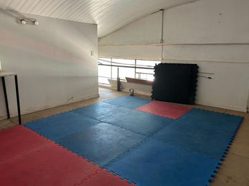 VENTA - GALPON EN BARRIO VILLA JARDIN