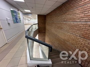 Local Comercial en Venta en Avenida Huérfanos frente Mall VIVO.