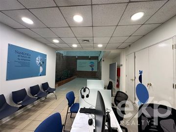 Local Comercial en Venta en Avenida Huérfanos frente Mall VIVO.