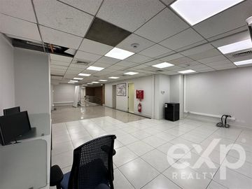 Local Comercial en Venta en Avenida Huérfanos frente Mall VIVO.