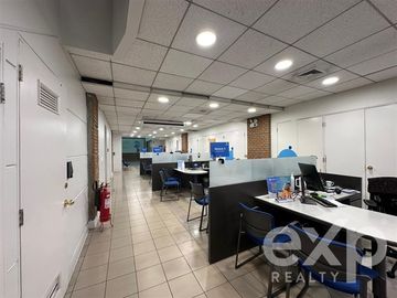 Local Comercial en Venta en Avenida Huérfanos frente Mall VIVO.