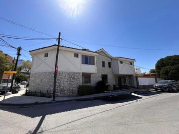 CASA EN VENTA EN ESQUINA, SAN PEDRO GARZA GARCIA, COLONIA DEL VALLE