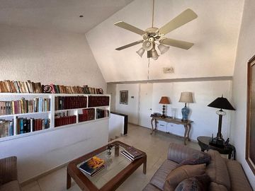 CASA EN VENTA EN ESQUINA, SAN PEDRO GARZA GARCIA, COLONIA DEL VALLE