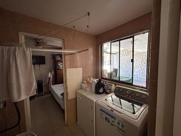 CASA EN VENTA EN ESQUINA, SAN PEDRO GARZA GARCIA, COLONIA DEL VALLE