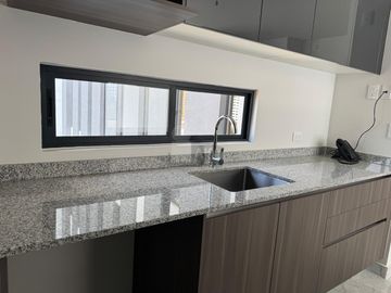 Renta de departamento Forüs Interlomas 151m2
