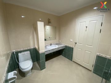 FOR SELL townhouse Fantasia Villa 2 BTS-Bearing CX-94103