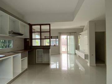 FOR SELL townhouse Indy Rangsit-Klong 2 MRT-Sam Yaek Bang Yai CX-91968