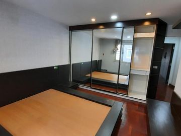 FOR SELL townhouse Varathorn Ville Pattanakarn 44 BTS-Phra Khanong CX-84579