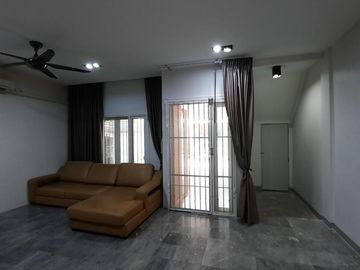 FOR SELL townhouse Varathorn Ville Pattanakarn 44 BTS-Phra Khanong CX-84579