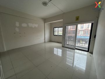 For Sale Commercial building, 3 storey, Soi Mit Samphan , Samet , Mueang Chon Buri , Chon Buri , CX-85223