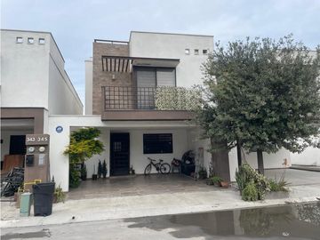 CASA EN VENTA EN COL. ALTABRISA EN APODACA NUEVO LEÓN