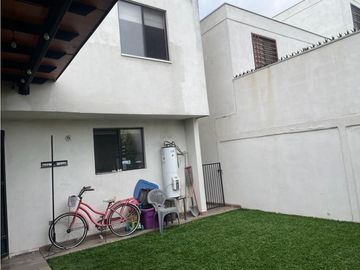 CASA EN VENTA EN COL. ALTABRISA EN APODACA NUEVO LEÓN