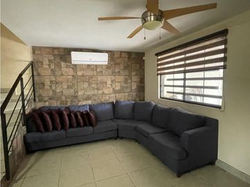 CASA EN VENTA EN COL. ALTABRISA EN APODACA NUEVO LEÓN
