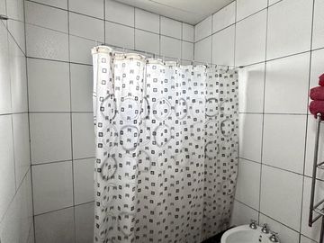Casa en Venta en terreno de 625 m², 5 ambientes. Garage. Parrilla. Gran parque verde. Barrio Los Naranjos, Zárate