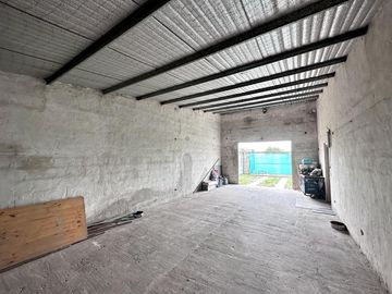 Casa en Venta en terreno de 625 m², 5 ambientes. Garage. Parrilla. Gran parque verde. Barrio Los Naranjos, Zárate
