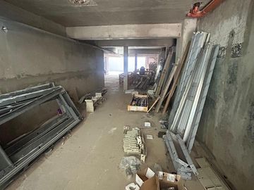 Local importante en exclusivo edificio con diseño MMCV en Villa Pueyrredon, apto gastronomía