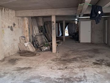 Local importante en exclusivo edificio con diseño MMCV en Villa Pueyrredon, apto gastronomía