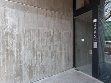 Local importante en exclusivo edificio con diseño MMCV en Villa Pueyrredon, apto gastronomía