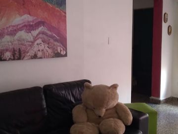 Venta PH 4 Amb.  Pta. Baja en Ramos Mejía - Buen Estado  a Mts. Av. de Mayo  Con Patio y Fdo.