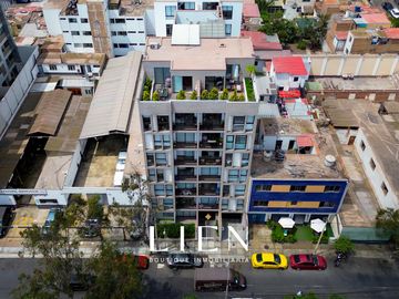 Si sueñas con vivir cerca al malecón y tener tu propia terraza, este dúplex es para ti