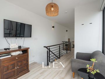 Si sueñas con vivir cerca al malecón y tener tu propia terraza, este dúplex es para ti
