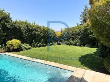 LINDA CASA PROVENZAL EN CONDOMINIO (NO PERIMETRAL)
