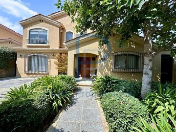 LINDA CASA PROVENZAL EN CONDOMINIO (NO PERIMETRAL)