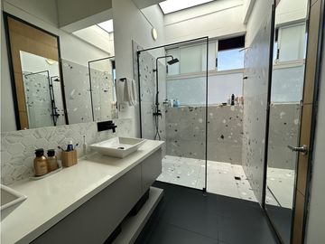 CASA EN VENTA EN ENVIGADO LOMA EL ATRAVESADO