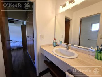 Casa en venta de 7 ambientes  en Abril C.C, Guillermo Hudson, Berazategui - Apto Credito