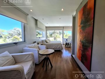 Casa en venta de 7 ambientes  en Abril C.C, Guillermo Hudson, Berazategui - Apto Credito